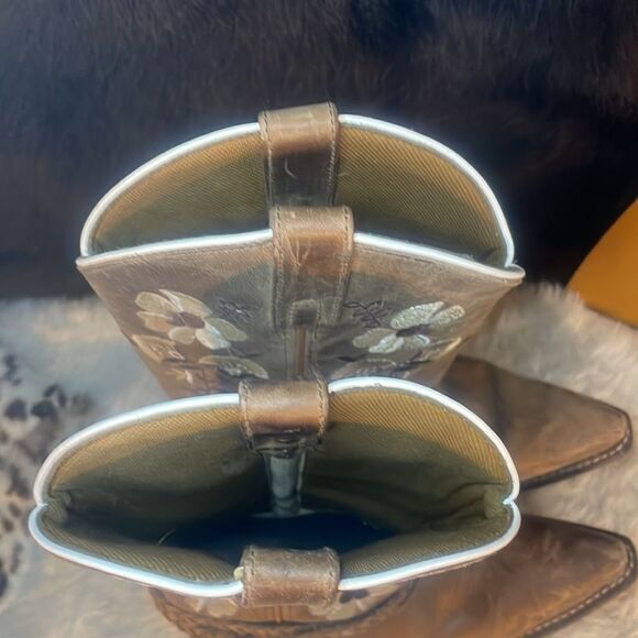 Cedar Rose boots 7.5 (4625) - Picture 6 of 13